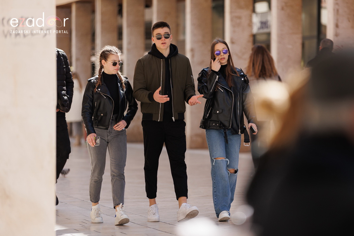 Đir po gradu, subotnja špica 19. ožujka 2022. Đir po gradu, subotnja špica 19. ožujka 2022.