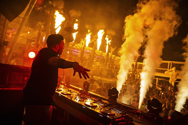 Trećeg dana Blacksheep Festivala u Aquarius klubu na Zrću nastupio je Moti. Foto: Goran Telak