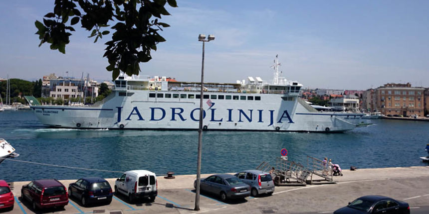 Đir po gradu 24. lipnja, Jadrolinija, trajekt, zadarska luka