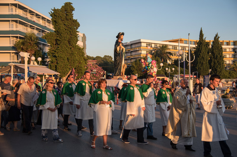 Procesija u Biogradu na blagdan sv. Roka, foto: Vinko Pešić Procesija u Biogradu na blagdan sv. Roka, foto: Vinko Pešić