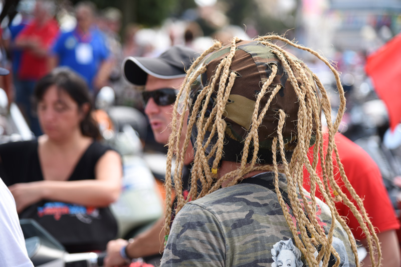 Spektakularni defile vespaša, foto: Vinko Pešić Spektakularni defile vespaša, foto: Vinko Pešić