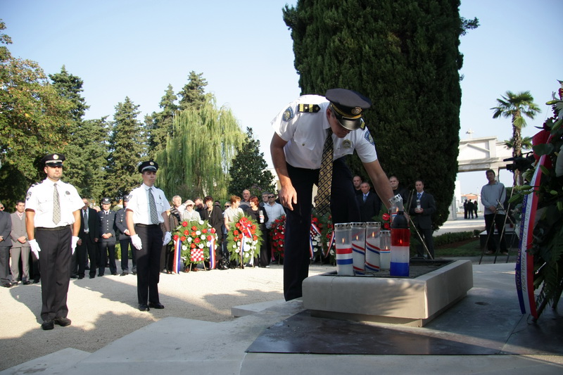 Image 1054161 (auto)