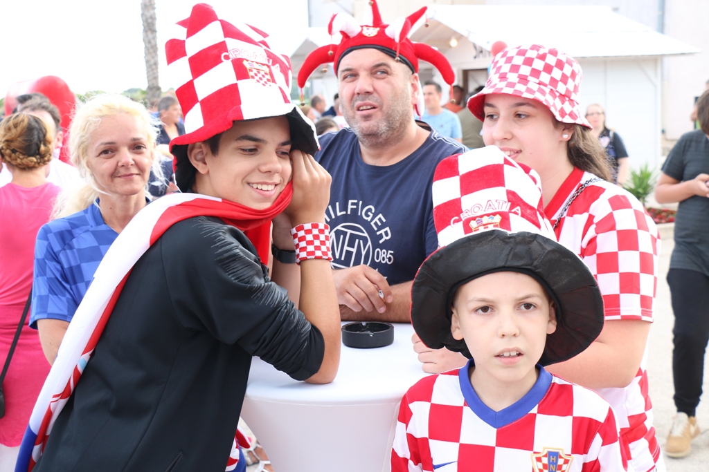 Virski navijači podržali Vatrene Virski navijači podržali Vatrene