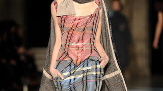 Vivienne Westwood Red Label, Jesen 2010.  (www.coutorture.com)