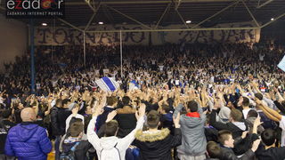 Humanitarno gledanje utakmice Zadar-Cibona (85-84) u Jazinama Humanitarno gledanje utakmice Zadar-Cibona (85-84) u Jazinama