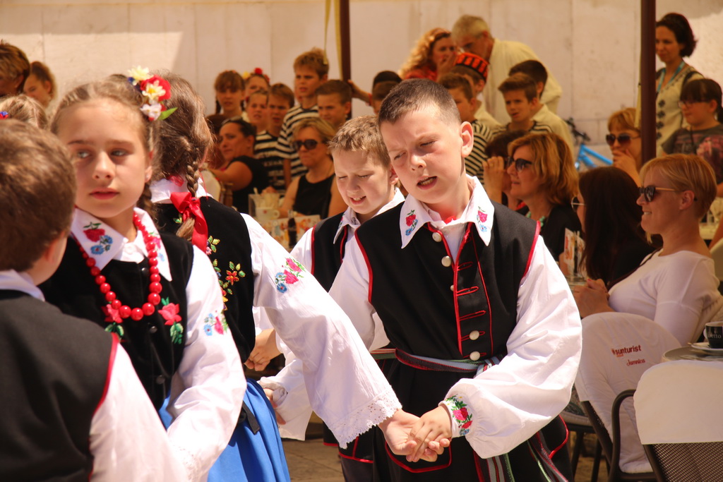 OŠ Zadarski otoci, učenici na Narodnom trgu