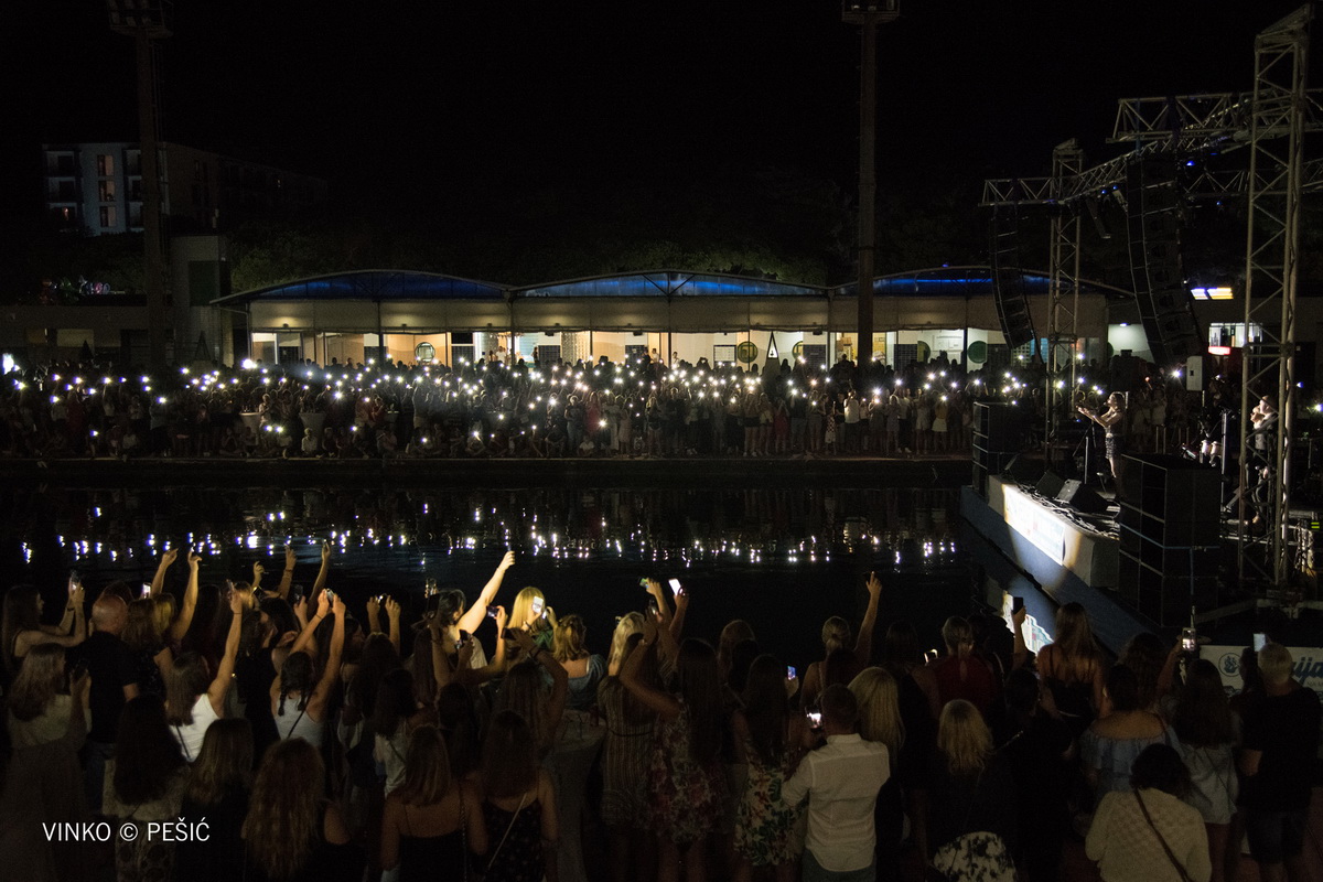 Severina oduševila nastupom na bazenu Ilirije u Biogradu na Moru