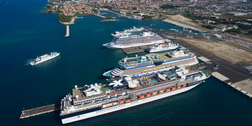 Tri megakruzera u Novoj luci Gaženica