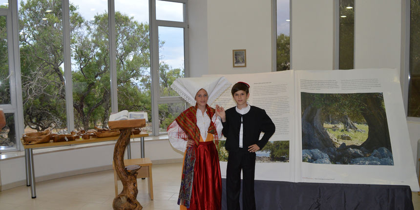 Najveći katalog na svijetu predstavljen u Novalji! Najveći katalog na svijetu predstavljen u Novalji!