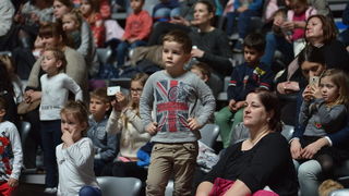 Predstava “Maša i Medvjed” moskovskog Dječjeg kazališta oduševila zadarske mališane Predstava “Maša i Medvjed” moskovskog Dječjeg kazališta oduševila zadarske mališane