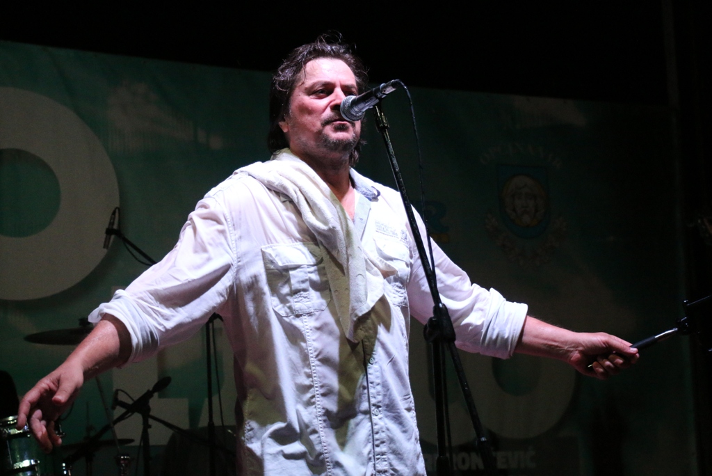 S Alenom Islamovićem po pljusku pjevalo šest tisuća Virana