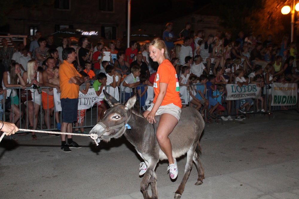 10. međunarodna trka tovarov Tisno 2015