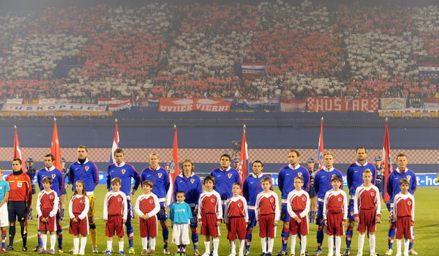 Zagreb, 151111.
Uzvratna nogometna utakmica dodatnih kvalifikacijska za odlazak na Euro 2012 u Poljsku i Ukrajinu, izmedju Hrvatske i Turske.
Na slici: momcad hrvatske reprezentacije.
Foto: Drago Sopta / CROPIX