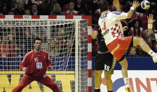 Balić u skoku (Foto:epi@delo.si)