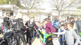 “Beštije” posjetile OŠ Šimuna Kožičića Benje “Beštije” posjetile OŠ Šimuna Kožičića Benje