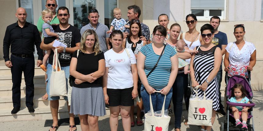 Vir: Dodjela potpore za opremu novorođenčadi