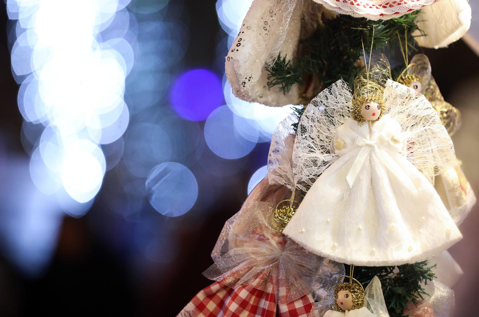 Zagrebački Advent ove godine pun je svjetla i šarenila