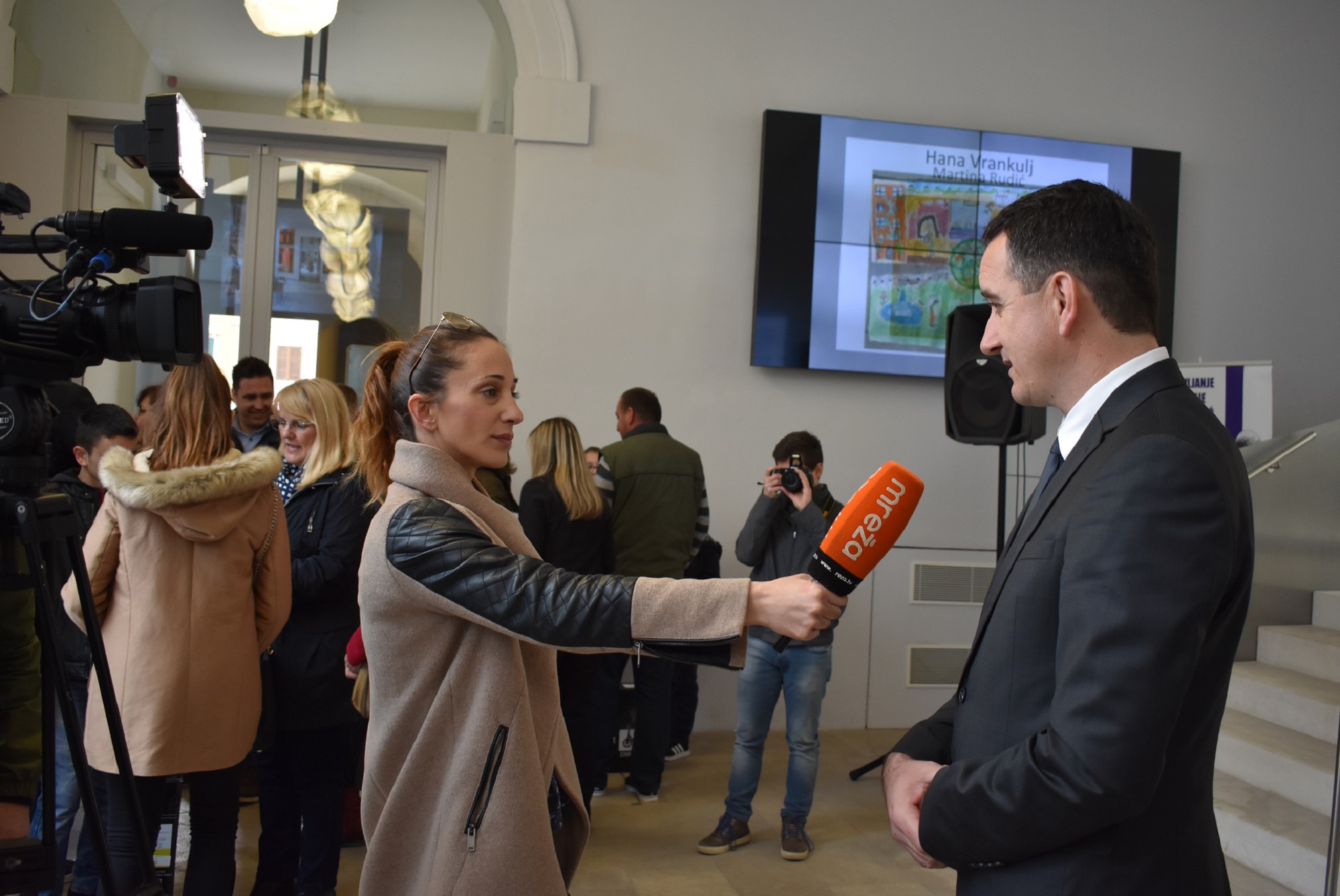 Dodjela nagrada učenicima za radove na natječaju “Hrvatska kakvu želimo” Dodjela nagrada učenicima za radove na natječaju “Hrvatska kakvu želimo”