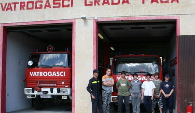 Mladi paški vatrogasci (Foto: Josip Portada)