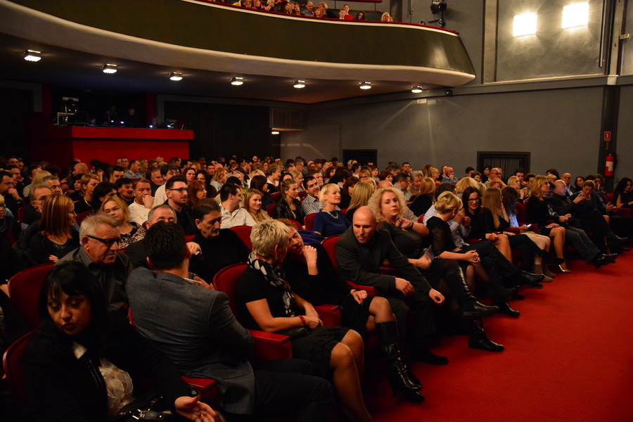 Gibonni nastupio u HNK Zadar, foto: Iva Perinčić Gibonni nastupio u HNK Zadar, foto: Iva Perinčić