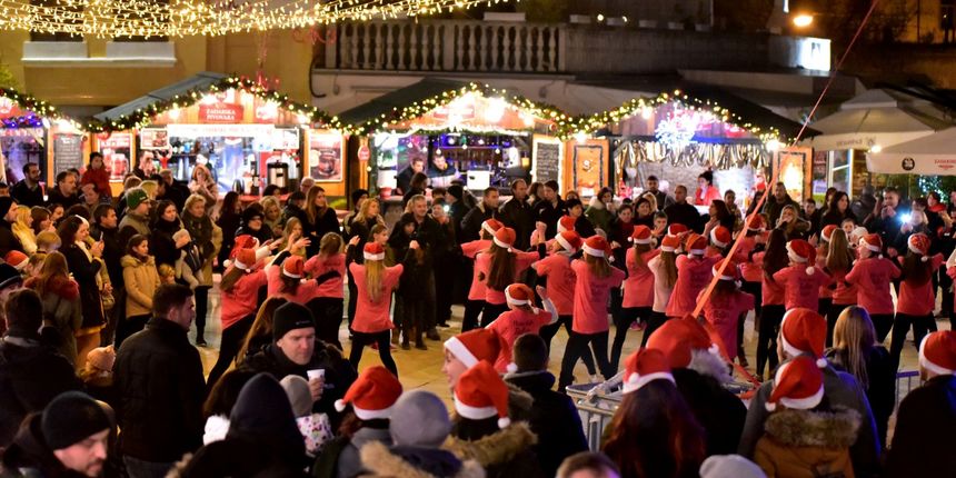 Zumba Kids i zadarski zborovi sinoć rasplesali Trg Petra Zoranića