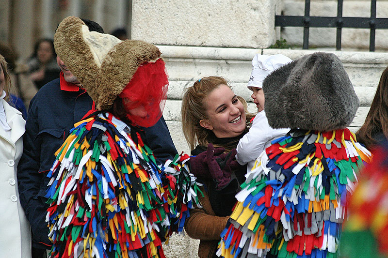 Povorka karnevalske skupine “Sovinjski pusti”