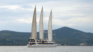 Jedrenjak Le Ponant islplovljava iz Zadra Jedrenjak Le Ponant islplovljava iz Zadra