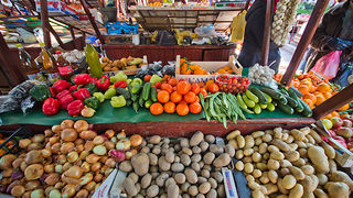 Đir po pijaci, 30. siječnja 2012. (foto:Saša Čuka)