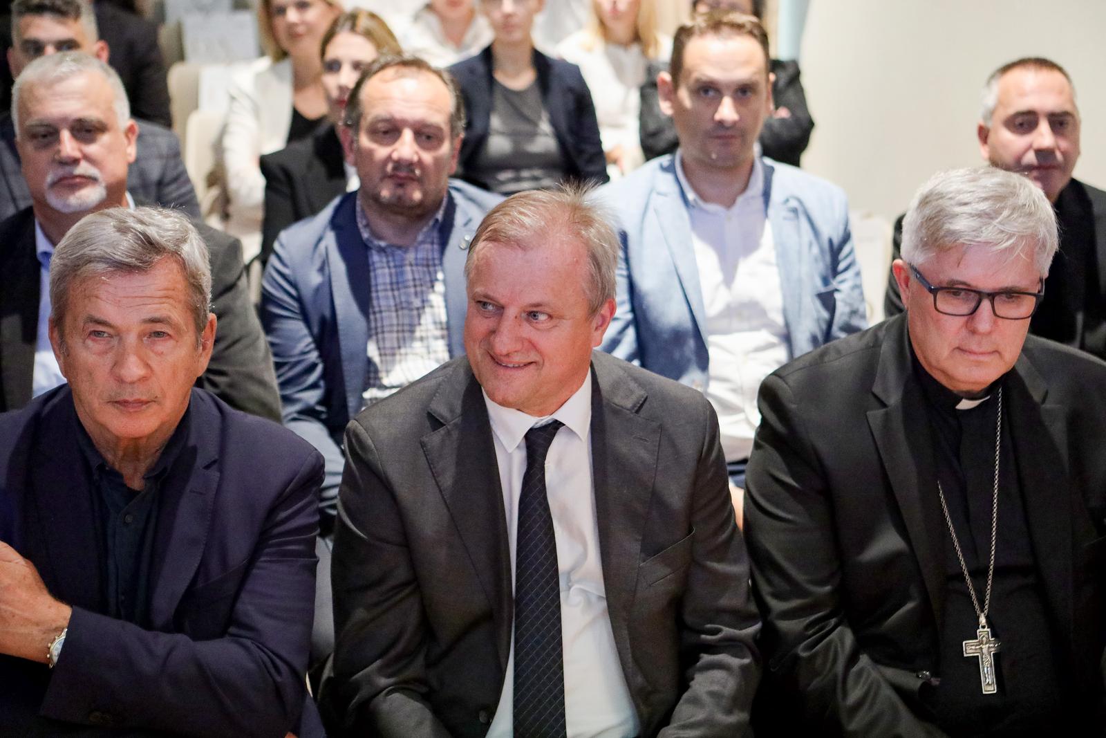 Svečana akademija povodom obilježavanja 400. obljetnice utemeljenja Državnog arhiva Svečana akademija povodom obilježavanja 400. obljetnice utemeljenja Državnog arhiva