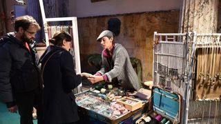 U Domu branitelja poceo 14. HAND MADE FEST – Festival rucnih izrada, mastovitosti i dizajna. I ove se godine u svih 5 dvorana Doma branitelja, 200-ak izlagaca, od kojih i 20% muskaraca, tri dana promice i promovira jedinstvene vrijednosti rucnih izrada, p U Domu branitelja poceo 14. HAND MADE FEST – Festival rucnih izrada, mastovitosti i dizajna. I ove se godine u svih 5 dvorana Doma branitelja, 200-ak izlagaca, od kojih i 20% muskaraca, tri dana promice i promovira jedinstvene vrijednosti rucnih izrada, p