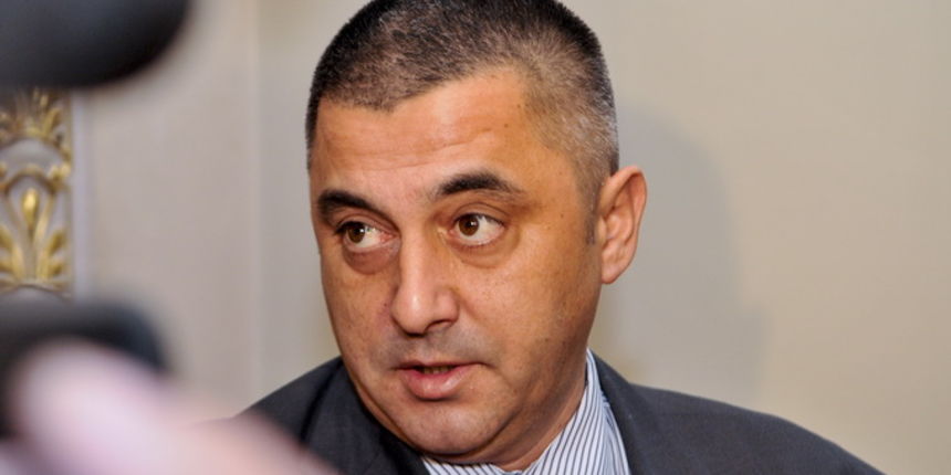 Zagreb, 201112.
Sabor.
Izrecena je prvostupanjska presuda bivsem premijeru Ivi Sanaderu u slucaju Hypo i INA-Mol.
Bivsi premijer osudjen je na jedinstvenu kaznu od 10 godina.
Na fotografiji: Zoran Vinkovic.
Foto: Admir Buljubasic / CROPIX Zagreb, 201112.
Sabor.
Izrecena je prvostupanjska presuda bivsem premijeru Ivi Sanaderu u slucaju Hypo i INA-Mol.
Bivsi premijer osudjen je na jedinstvenu kaznu od 10 godina.
Na fotografiji: Zoran Vinkovic.
Foto: Admir Buljubasic / CROPIX