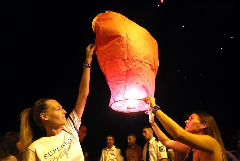 Vodice: Puštanjem lampiona obilježena 10. obljetnica Kornatske tragedije Vodice: Puštanjem lampiona obilježena 10. obljetnica Kornatske tragedije