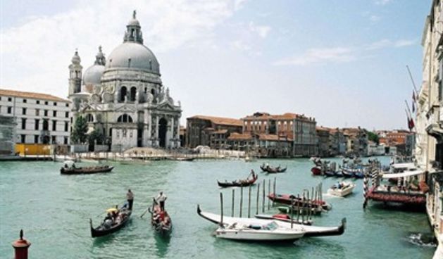 Ploveći paviljon za Venecijanski bijenale