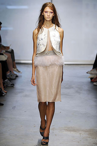 Perje na modnoj pisti