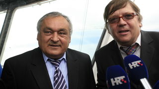 Rijeka, 251011.
U rijeckom brodogradilistu 3. maj danas je Tankerska plovidba Zadar preuzela tanker Vinjerac porinut krajem svibnja. Rijec je o drugom istovjetnom tankeru izgradjenom u 3. maju za zadarskog narucitelja. Sluzi za prijevoz nafte, naftnih pre Rijeka, 251011.
U rijeckom brodogradilistu 3. maj danas je Tankerska plovidba Zadar preuzela tanker Vinjerac porinut krajem svibnja. Rijec je o drugom istovjetnom tankeru izgradjenom u 3. maju za zadarskog narucitelja. Sluzi za prijevoz nafte, naftnih pre