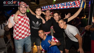 Čudesna noć: Velika fešta ulicama Zadra nakon plasmana Vatrenih u finale SP Čudesna noć: Velika fešta ulicama Zadra nakon plasmana Vatrenih u finale SP