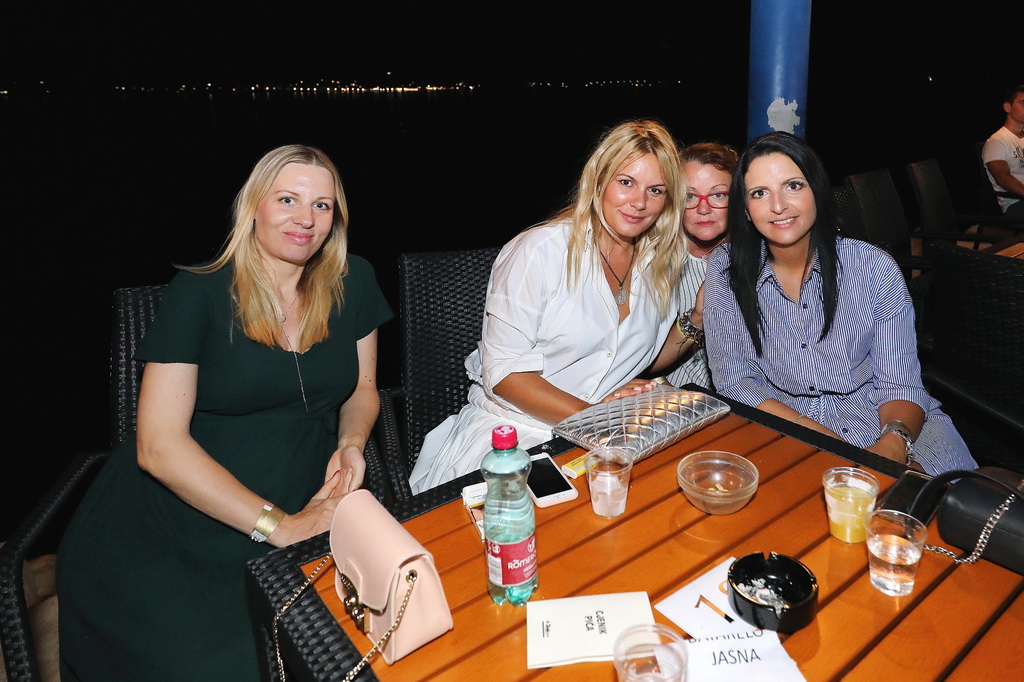 Čudesna Doris Dragović oduševila u Biogradu na Moru Čudesna Doris Dragović oduševila u Biogradu na Moru