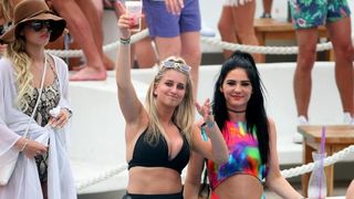 Zrće: Drugi dan Hideout festivala privukao je mnogobrojnu publiku na after beach party, Photo: Luka Stanzl/PIXSELL Zrće: Drugi dan Hideout festivala privukao je mnogobrojnu publiku na after beach party, Photo: Luka Stanzl/PIXSELL