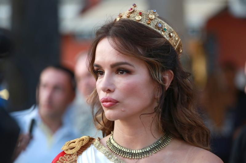 Severina i Robert Kurbaša u kostimima carice Priske i Dioklecijana prošetali Peristilom. Photo: Miranda Cikotić/PIXSELL