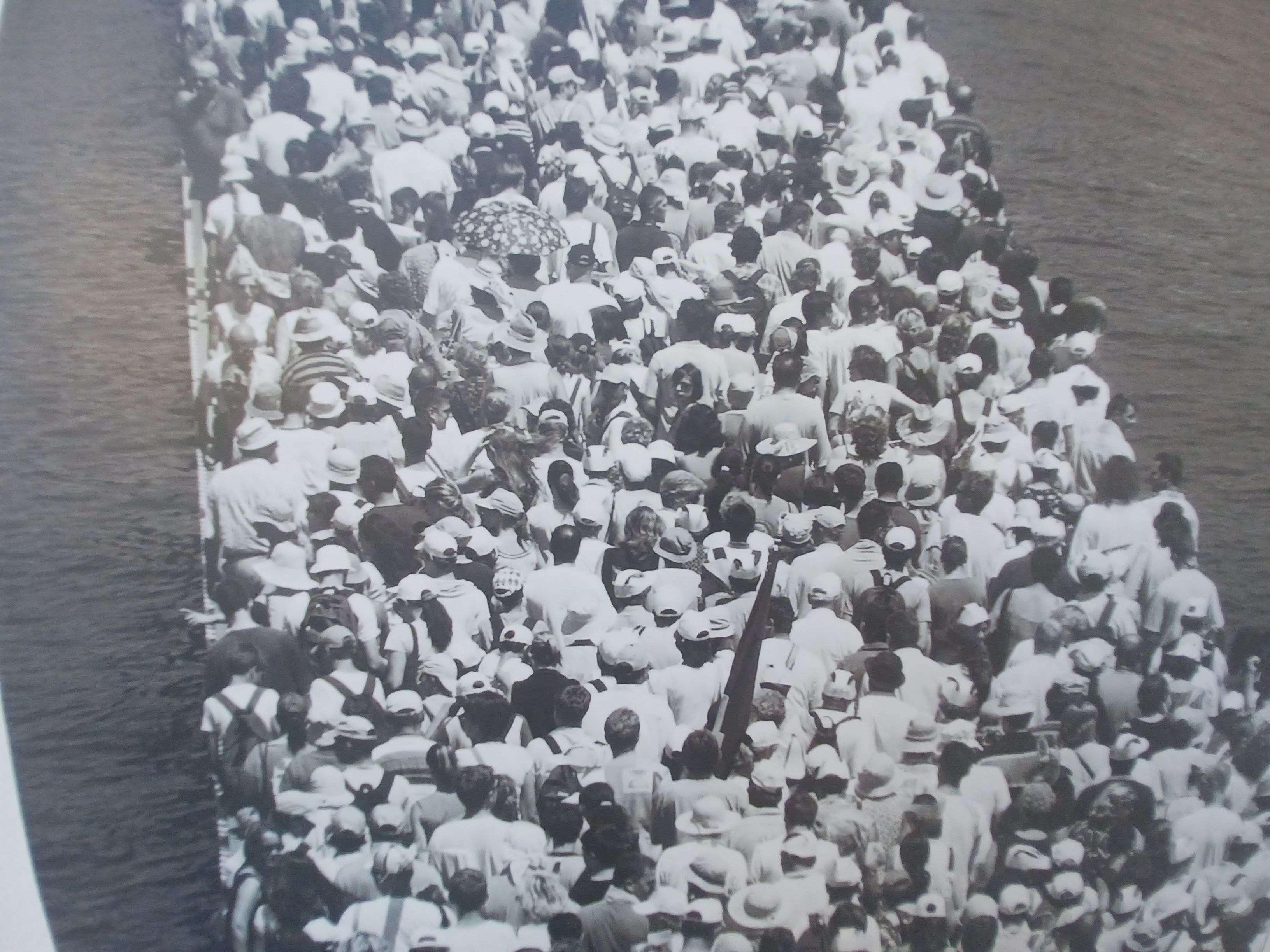 Izložba fotografija posvećenih zadarskom mostu u atriju palače Cedulin