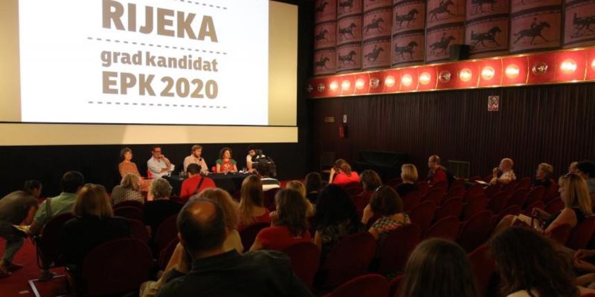 Rijeka – Javna rasprava o prijedlogu koncepta kandidature grada Rijeke za Europsku prijestolnicu kluture 2020. odrzana je u Art kinu Croatia. Nazocili su: Ingeborg Fulepp, Slaven Tolj, Ivan Sarar, Irena Kregar Segota, Kristian Benic i mnogobrojni gradjani