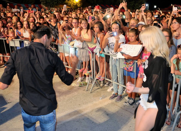 Virska noć 2016: Jelena Rozga i spektakularni vatromet za 25 tisuća fanova. Foto: Virski list