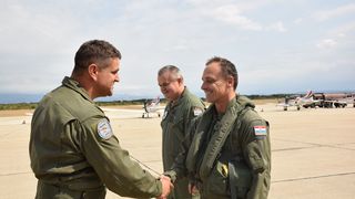 Pukovnik Harapin ostvario 2 tisuće sati naleta na Pilatusu Pukovnik Harapin ostvario 2 tisuće sati naleta na Pilatusu