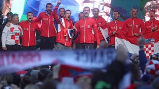 Zlatne tenisače na Trgu bana Josipa Jelačića dočekale tisuće navijača Zlatne tenisače na Trgu bana Josipa Jelačića dočekale tisuće navijača