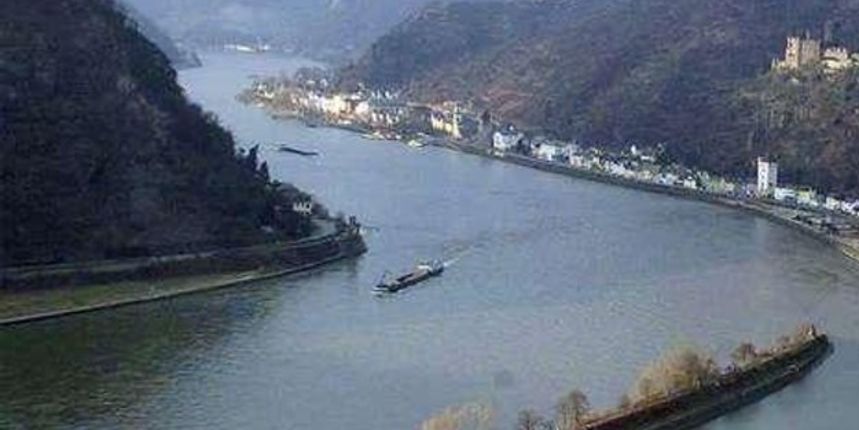 Tanker na Rajni (Foto: Bild) Tanker na Rajni (Foto: Bild)