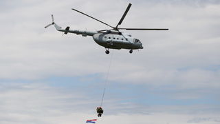 Zadar, 130513.
Predsjednik Vlade RH Zoran Milanovic prisustvovao je programu pokazne vatrogasne vjezbe Ljeto 2013 u Zracnoj luci Zadar. U pokaznoj vatrogasnoj vjezbi sudjelovale su protupozarne snage Drzavne uprave za zastitu i spasavanje, Namjenski orga Zadar, 130513.
Predsjednik Vlade RH Zoran Milanovic prisustvovao je programu pokazne vatrogasne vjezbe Ljeto 2013 u Zracnoj luci Zadar. U pokaznoj vatrogasnoj vjezbi sudjelovale su protupozarne snage Drzavne uprave za zastitu i spasavanje, Namjenski orga