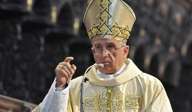 Zadar, 011111
U katedrali sv. Stosije u Zadru, misno slavlje povodom dana Svih Svetih predvodio je zadarski nadbiskup Zelimir Puljic.
Na fotografiji: zadarski nadbiskup Zelimir Puljic.
Foto : Luka Gerlanc / CROPIX