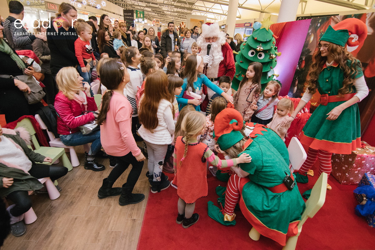 Zimski sportovi s Djedom Božićnjakom Zimski sportovi s Djedom Božićnjakom