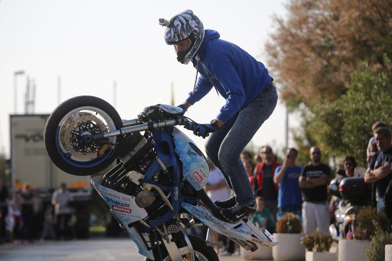 Vitrenjak: Moto vratolomije Nina Šarina Paky-ja, Foto: Filip Brala/PIXSELL Vitrenjak: Moto vratolomije Nina Šarina Paky-ja, Foto: Filip Brala/PIXSELL