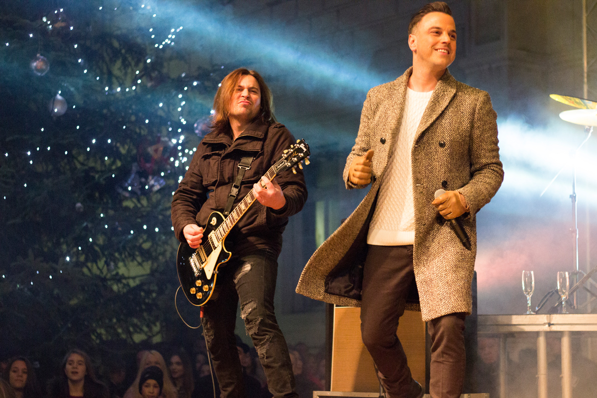 Doček 2017: Najluđa noć na zadarskom Poluotoku privukla više tisuća Zadrana i gostiju Doček 2017: Najluđa noć na zadarskom Poluotoku privukla više tisuća Zadrana i gostiju